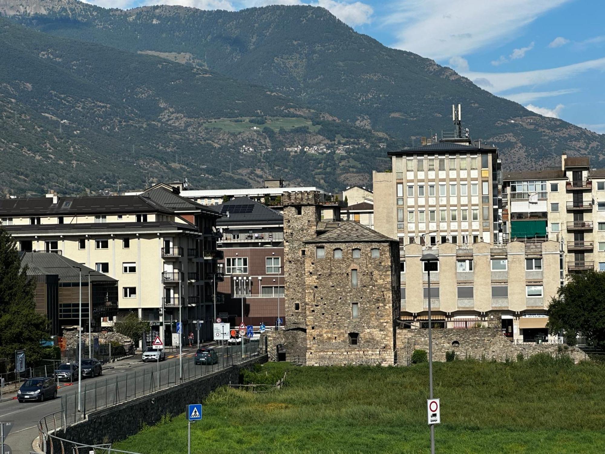 Aosta Center Holidays Apartments Екстериор снимка