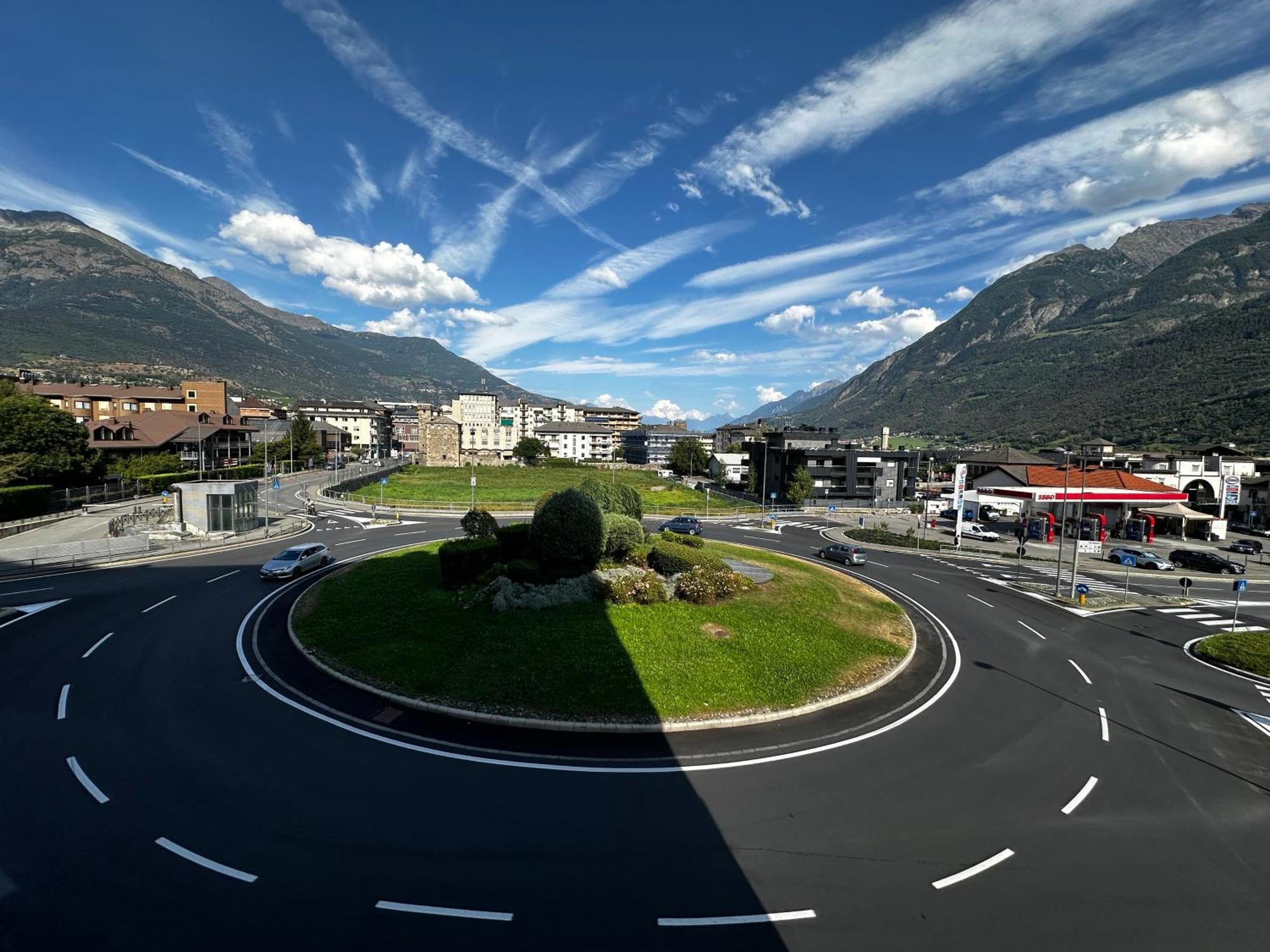 Aosta Center Holidays Apartments Екстериор снимка
